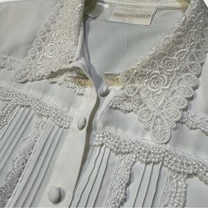Vintage Christie & Jill white lace short sleeve button up, size 6 petite